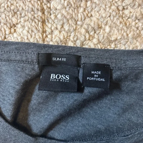 Hugo Boss crewneck Gray Graphic Tee - Picture 2 of 7